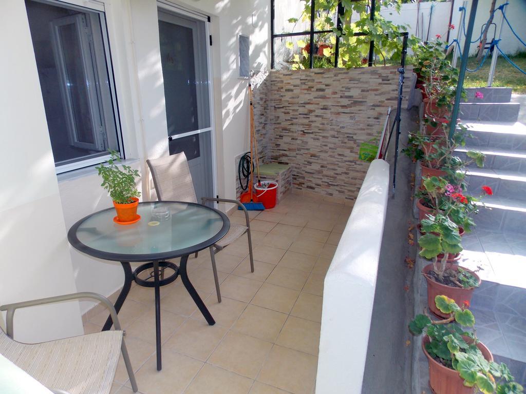 Nikos Apartments Ormos Panagias Ngoại thất bức ảnh